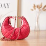 Chanel Women CC Small Hobo Bag Lambskin Shiny Light Gold Metal Pink - Bild 3