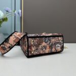 Dior Women CD Medium Lady D-Lite Bag Powder Pink Dior Jardin Magique Embroidery - Imagen 5