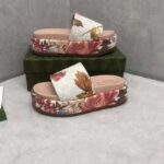 Gucci Unisex GG Flora Slide Sandal Multicolored Supreme Print Canvas Low Heel - immagine 3