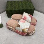 Gucci Unisex GG Flora Slide Sandal Multicolored Supreme Print Canvas Low Heel - immagine 2