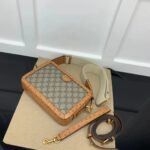 Gucci Unisex GG Python Shoulder Bag Double G Beige Ebony GG Supreme Canvas - Imagen 5