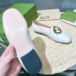 Gucci Women GG Blonde Ballet Flat White Round Interlocking G Leather - Bild 10