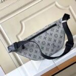 Louis Vuitton LV Unisex Discovery Bumbag Anthracite Gray Monogram Shadow Calf Leather – Bild 4