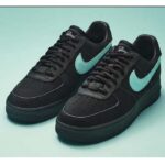 Louis Vuitton LV Unisex Nike Air Force 1 Sneaker Black Monogram Embossed Calf Leather - immagine 3