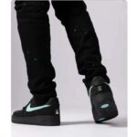 Louis Vuitton LV Unisex Nike Air Force 1 Sneaker Black Monogram Embossed Calf Leather - immagine 10