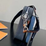 Louis Vuitton LV Unisex Trio Messenger Bag Blue Navy Cowhide Leather - Imagen 6