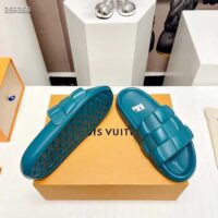 Louis Vuitton LV Unisex Waterfront Mule Lagoon Blue Maxi Damier Rubber Waterproof Rubber (13)