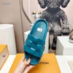 Louis Vuitton LV Unisex Waterfront Mule Lagoon Blue Maxi Damier Rubber Waterproof Rubber - Imagen 10