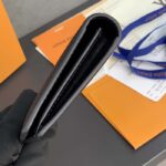 Louis Vuitton Unisex Brazza Wallet Taïga Leather Stamped LV Initials Grained Calfskin - Image 5