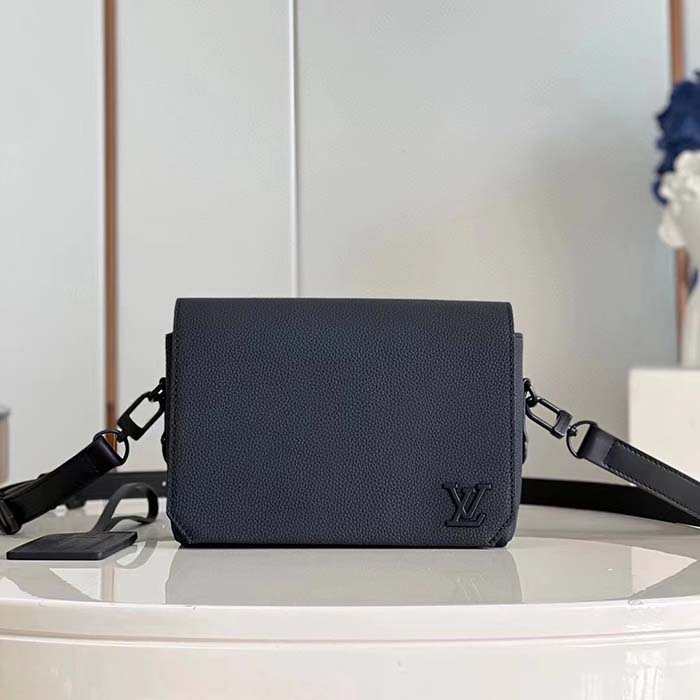 Louis Vuitton Fastline Wearable Wallet Black autres Cuirs