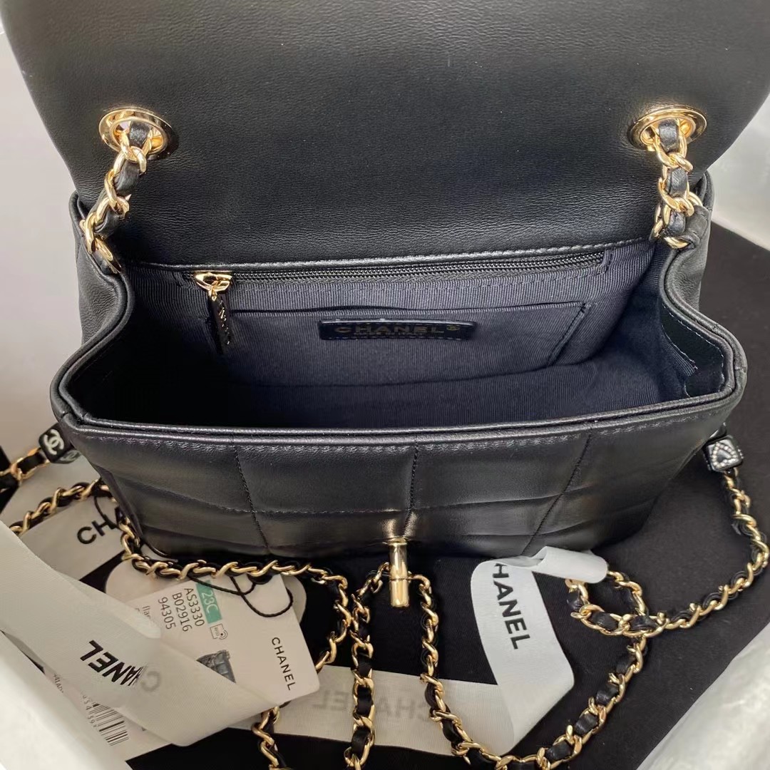 Chanel Women CC Small Flap Bag Grained Calfskin Gold Tone Metal Black (1)