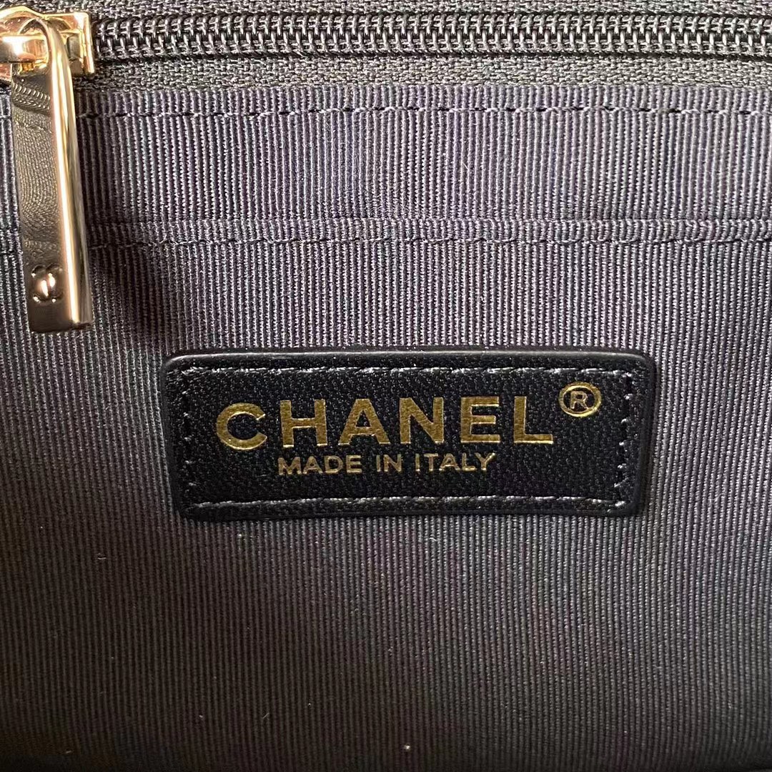 Chanel Women CC Small Flap Bag Grained Calfskin Gold Tone Metal Black (6)