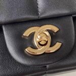 Chanel Women CC Small Flap Bag Grained Calfskin Gold Tone Metal Black - Bild 7