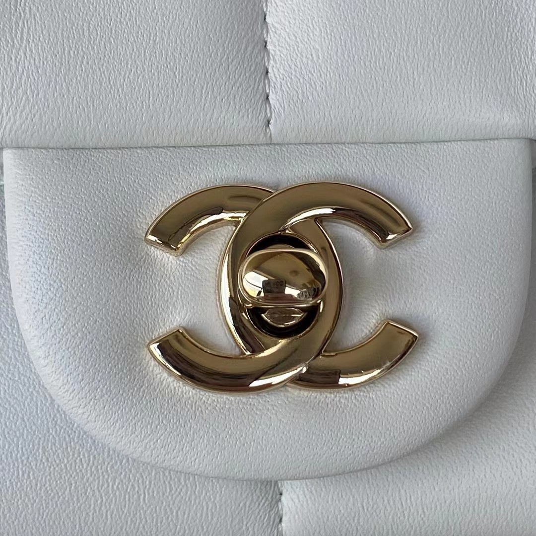 Chanel Women CC Small Flap Bag Grained Calfskin Gold Tone Metal White (11)