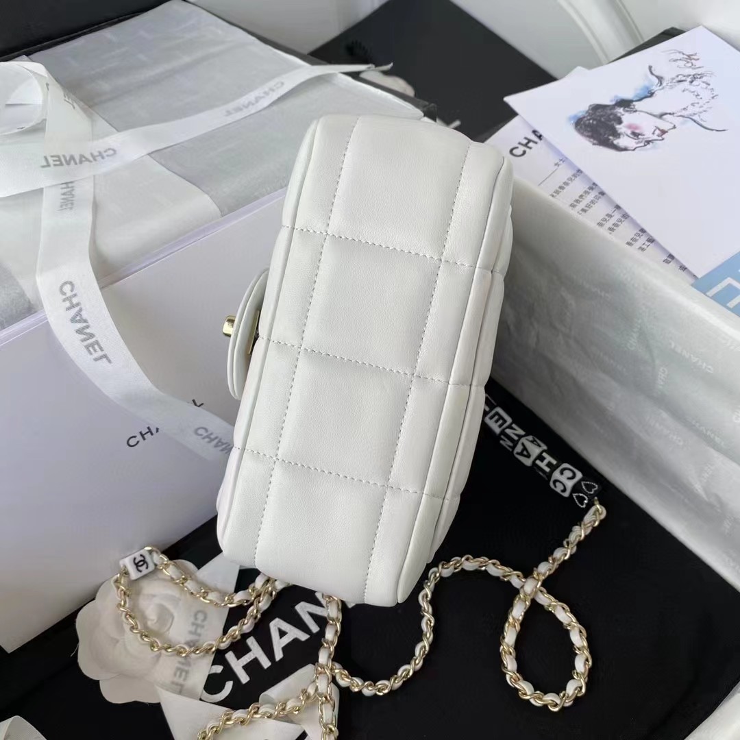 Chanel Women CC Small Flap Bag Grained Calfskin Gold Tone Metal White (15)