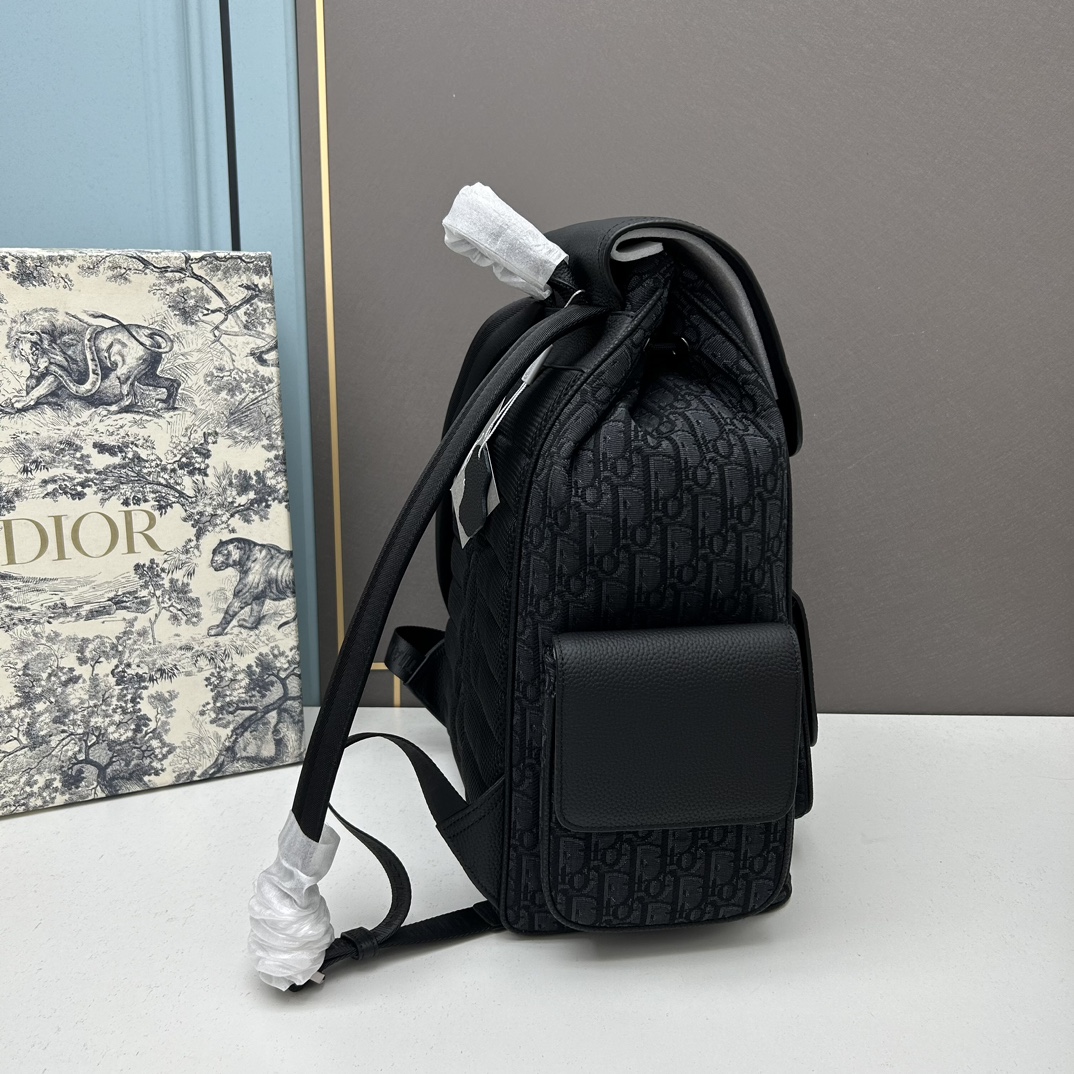 Dior Unisex CD Saddle Backpack Black Dior Oblique Jacquard Grained Calfskin (9)