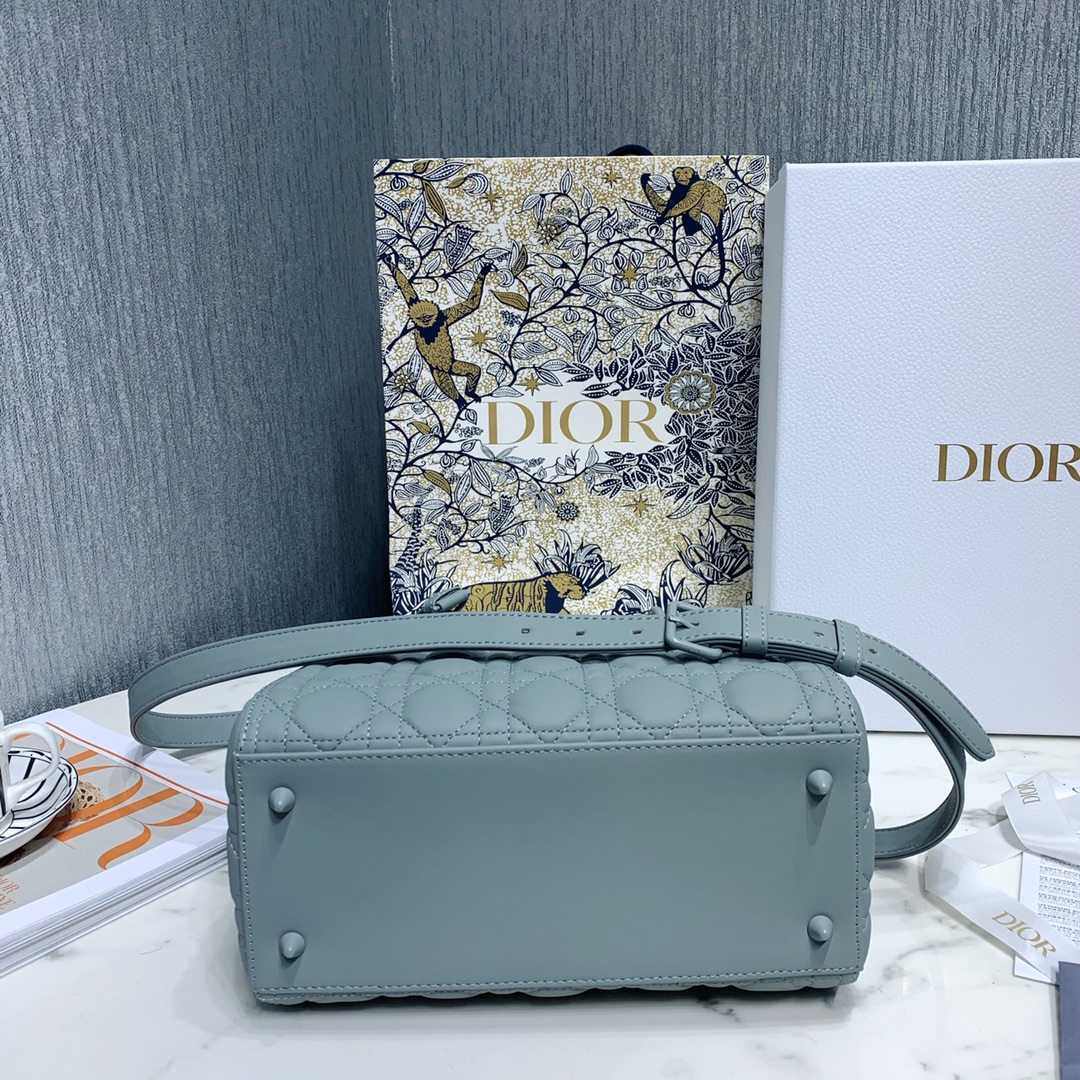 Dior Women CD Medium Lady Dior Bag Horizon Blue Cannage Lambskin (4)