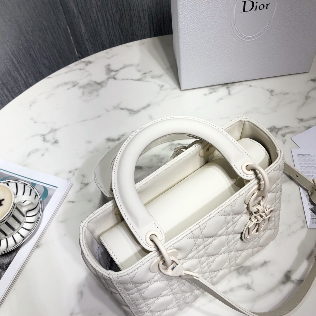 Dior Women CD Medium Lady Dior Bag Latte Cannage Lambskin (4)