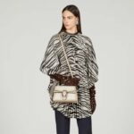 Gucci Unisex GG Small Dionysus Top Handle Bag Beige White Supreme Canvas – Bild 11