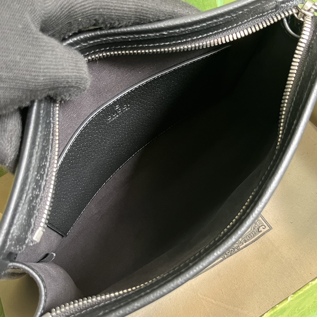 Gucci Unisex Jumbo GG Medium Messenger Bag Black Canvas Zip Closure (11)