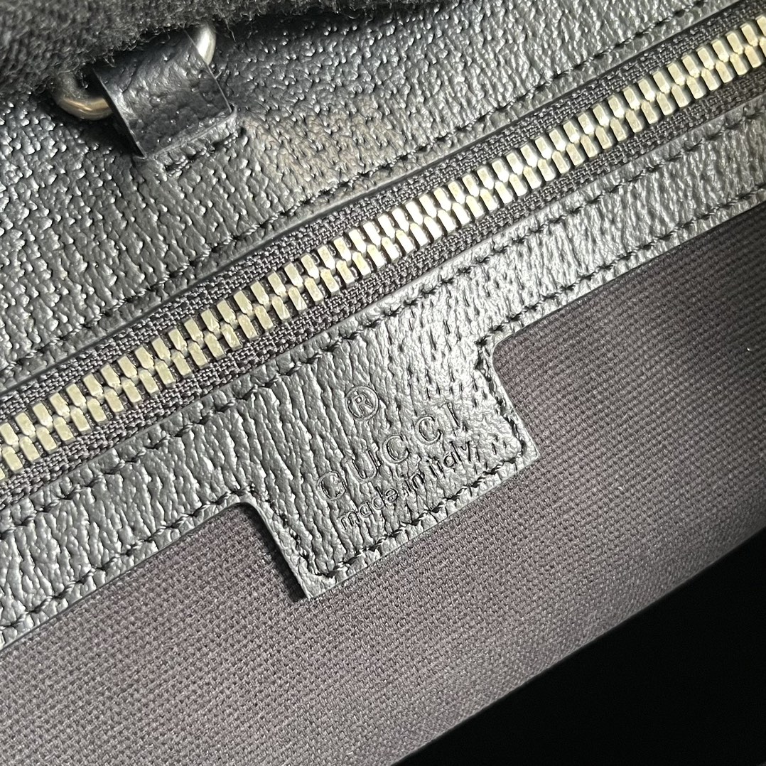 Gucci Unisex Jumbo GG Tote Bag Black Jumbo GG Canvas Hook Closure (12)