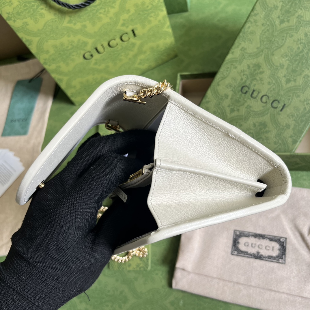 Gucci Women GG Blondie Medium Chain Wallet White Leather Round Interlocking G (7)