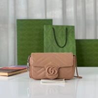 Gucci Women GG Marmont Matelassé Super Mini Bag Rose Beige Chevron Leather (11)
