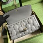 Gucci Women GG Matelassé Small Bag Light Grey Double G – Bild 6