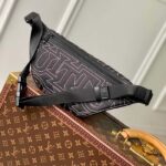 Louis Vuitton LV Unisex Discovery Bumbag Black Nylon Cowhide Leather - Image 4