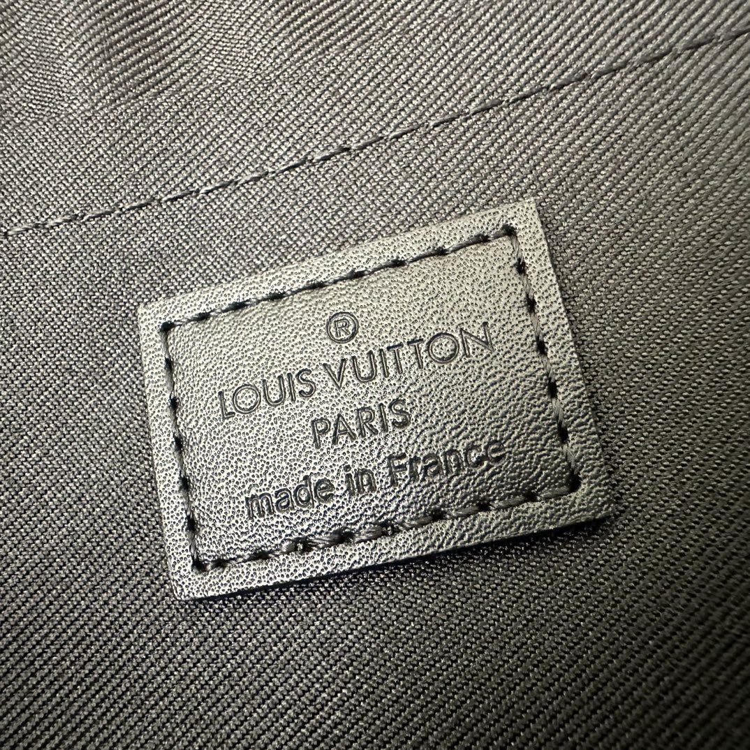 Louis Vuitton LV Unisex Pochette Jour Monogram Eclipse Coated Canvas Cowhide Leather (6)