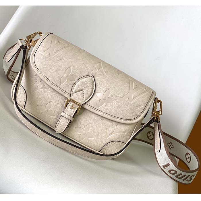 Louis Vuitton LV Women Diane Crème Beige Embossed Supple Grained Cowhide Leather (12)