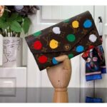Louis Vuitton Unisex LV x YK Sarah Wallet Monogram Coated Canvas 3D Painted Dots Print - Imagen 2