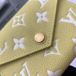 Louis Vuitton Unisex Victorine Wallet Lemon Yellow Monogram Empreinte Embossed Supple Grained Cowhide - Imagen 7