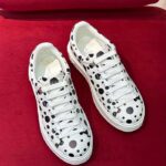 Louis Vuitton Women LV x YK Time Out Sneaker White Printed Calf Leather Monogram Flowers - immagine 3