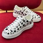 Louis Vuitton Women LV x YK Time Out Sneaker White Printed Calf Leather Monogram Flowers - immagine 5