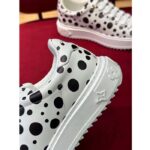 Louis Vuitton Women LV x YK Time Out Sneaker White Printed Calf Leather Monogram Flowers - immagine 10