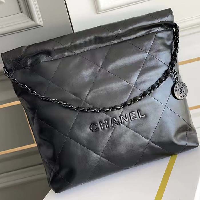 Chanel Women 22 Handbag Black Calfskin Black-Tone Metal (3)