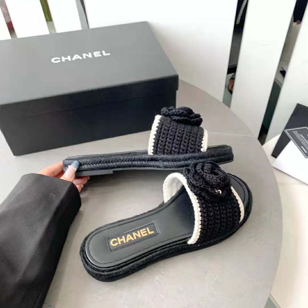 Chanel Women Mules Crochet Ivory and Black 0.5 cm Heel-Black (9)