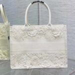 Dior Women CD Medium Book Tote White Multicolor D-Lace Embroidery Macramé Effect - immagine 3