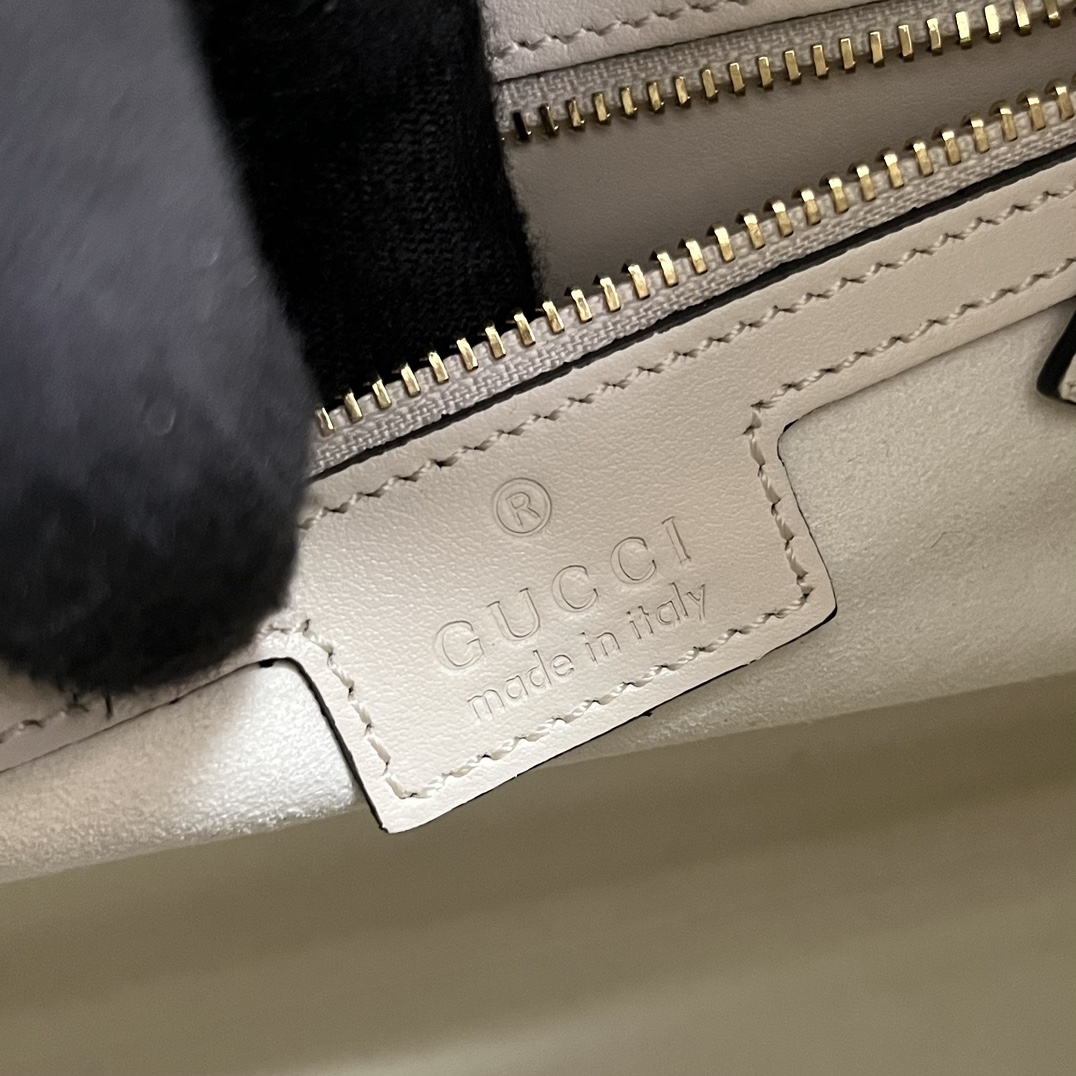 Gucci Unisex GG Deco Medium Tote Bag White Quilted Leather Interlocking G (5)