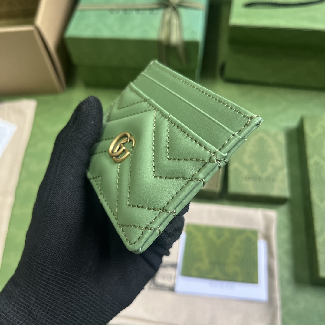 Gucci Unisex GG Marmont Matelassé Card Case Sage Green Chevron Leather (2)