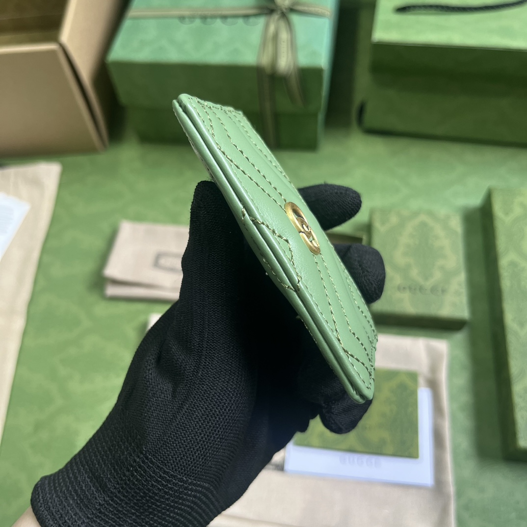 Gucci Unisex GG Marmont Matelassé Card Case Sage Green Chevron Leather (4)