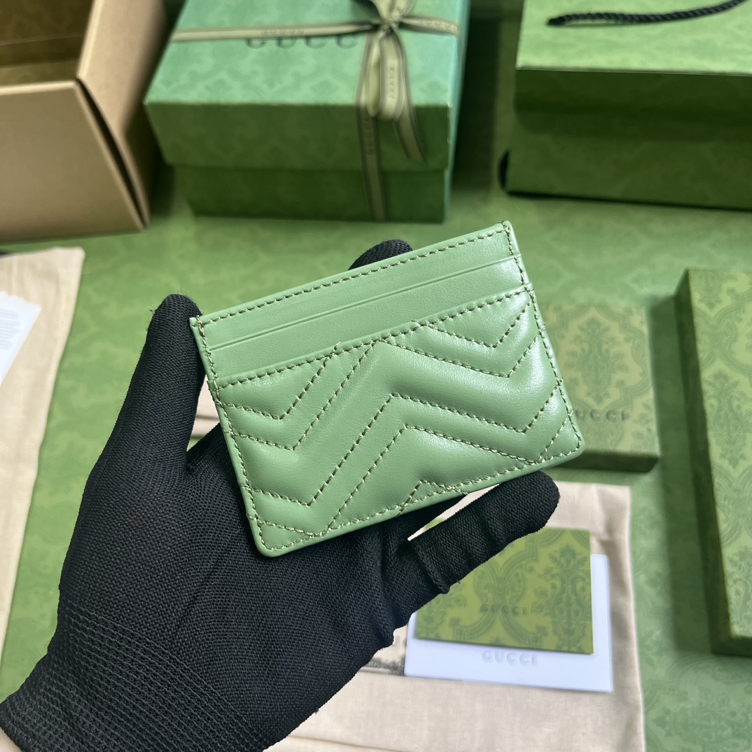 Gucci Unisex GG Marmont Matelassé Card Case Sage Green Chevron Leather (6)