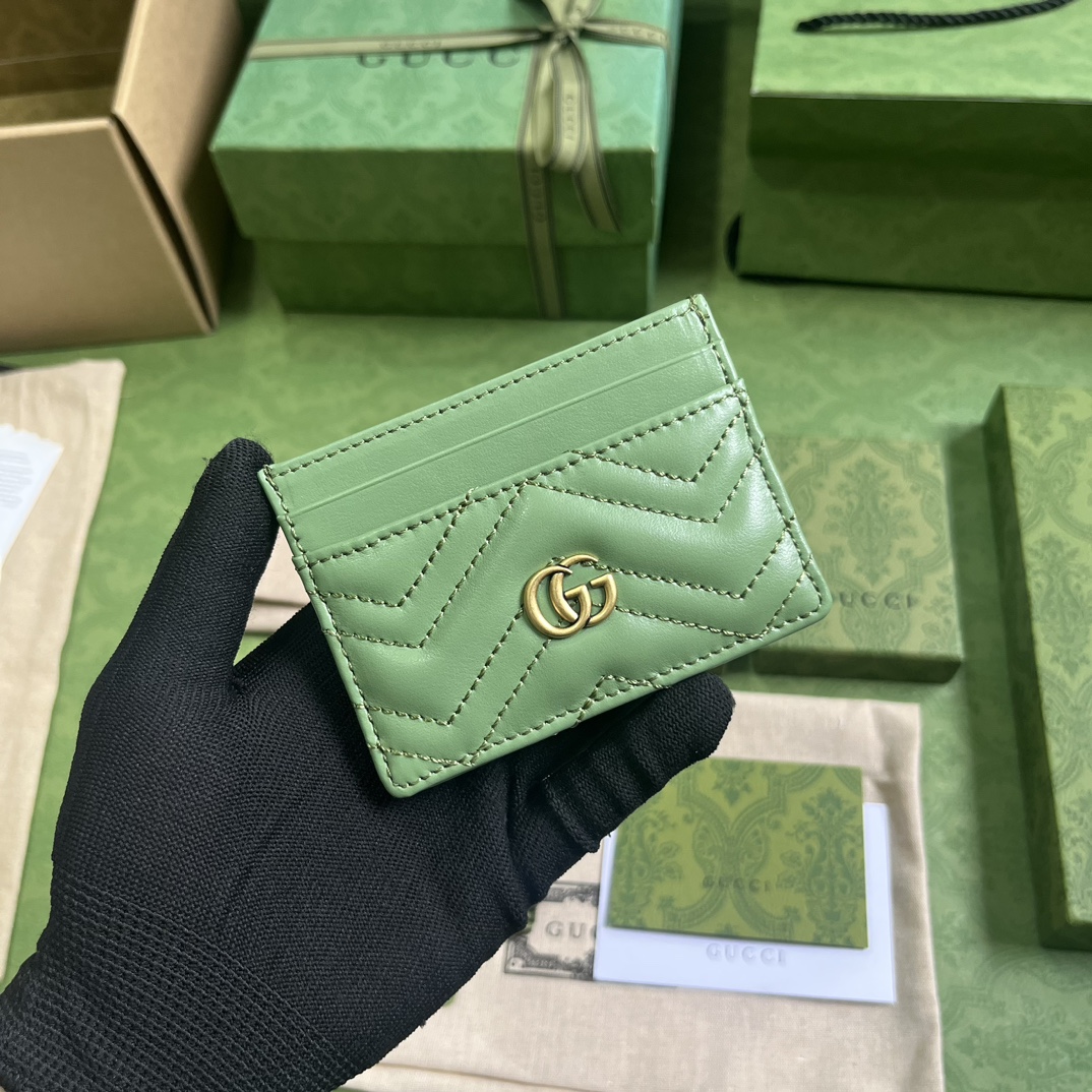 Gucci Unisex GG Marmont Matelassé Card Case Sage Green Chevron Leather (9)