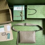 Gucci Unisex Jumbo GG Medium Messenger Bag Taupe Leather Zip Closure - immagine 7