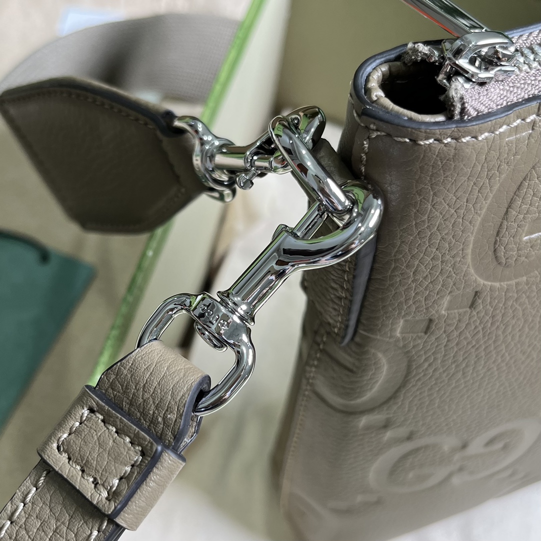 Gucci Unisex Jumbo GG Medium Messenger Bag Taupe Leather Zip Closure (4)