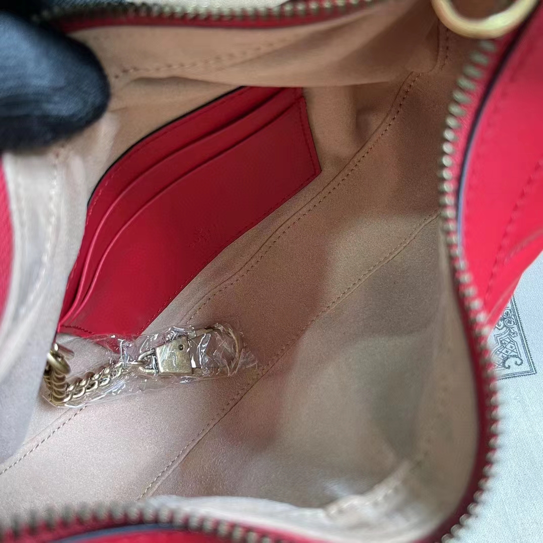 Gucci Women GG Marmont Matelassé Mini Bag Red Chevron Leather Double G (10)