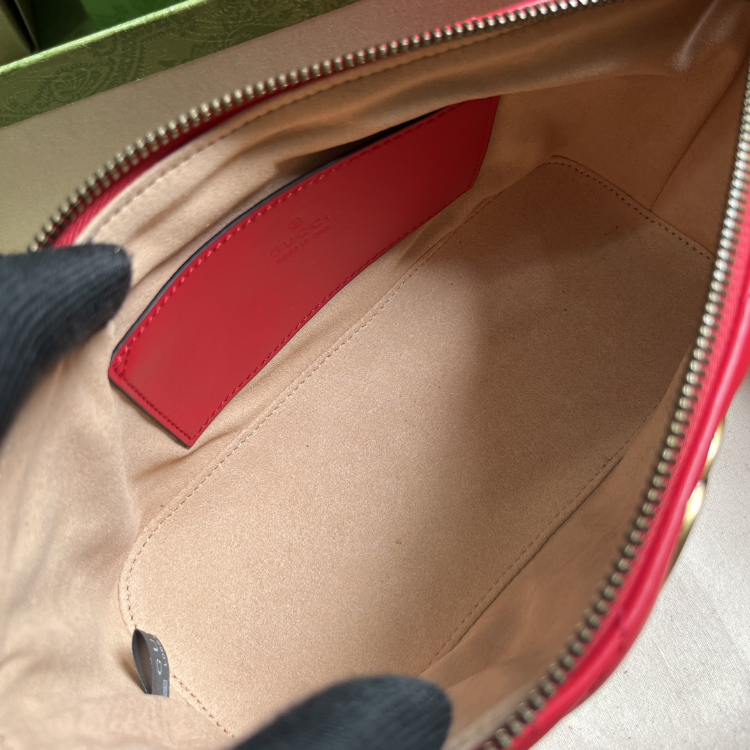 Gucci Women GG Marmont Small Shoulder Bag Red Matelassé Chevron Leather (11)
