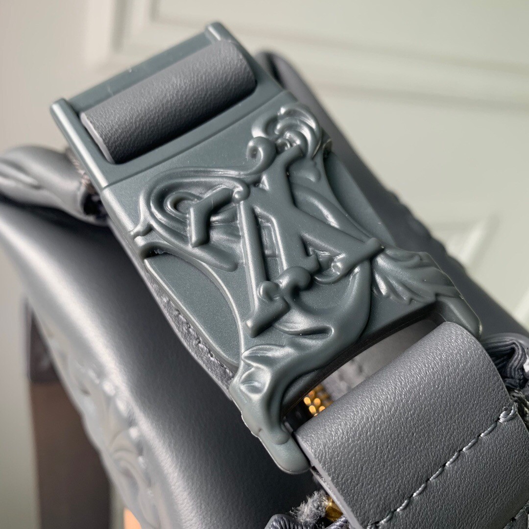 Louis Vuitton LV Unisex Cruiser Messenger Dark Shadow Gray Calf Leather (5)
