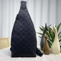 Louis Vuitton LV Unisex Duo Slingbag Black Calf Leather Removable Zipped Pouch (4)